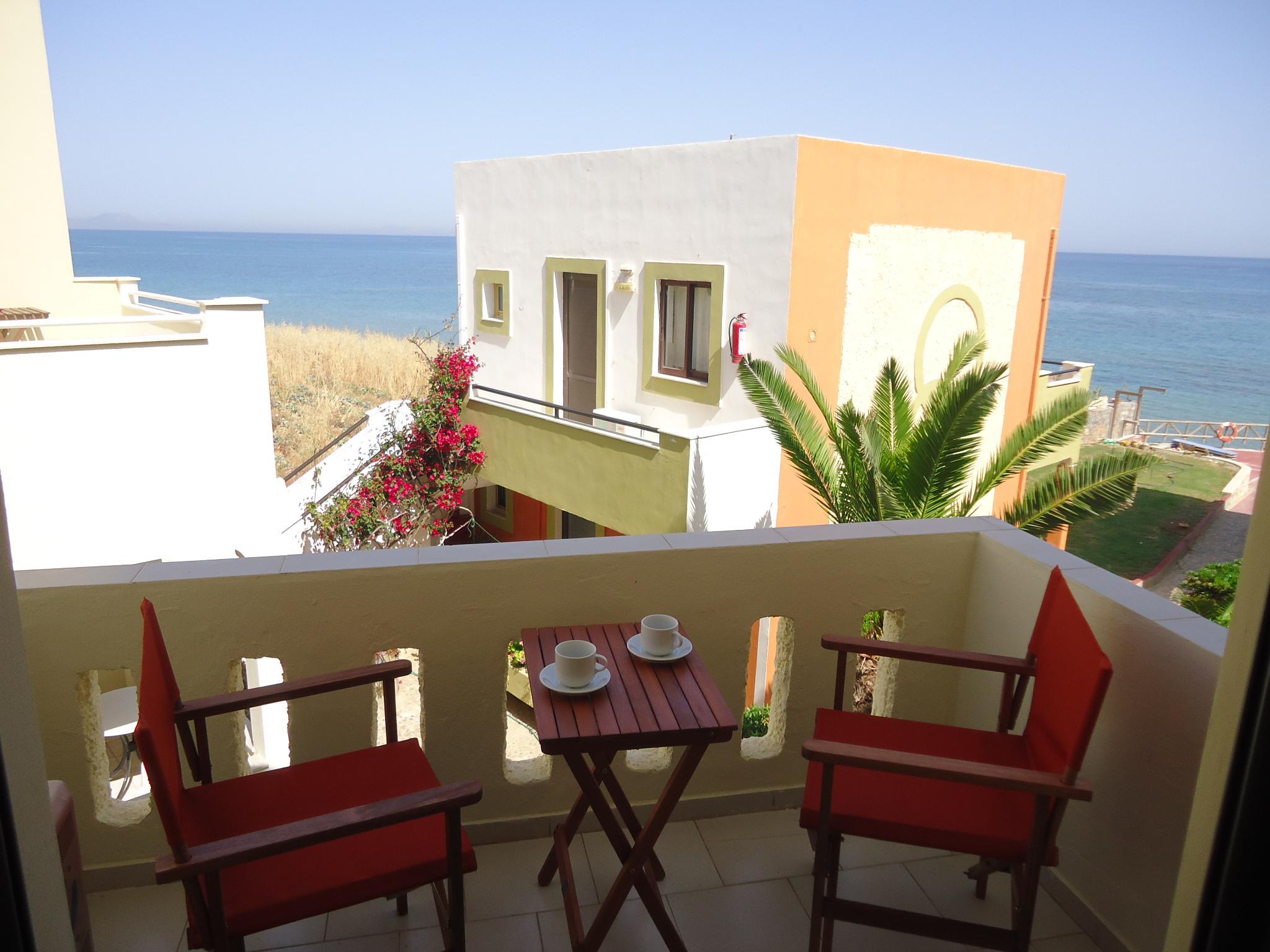 Almyra Apartments & Suites Sfáka Extérieur photo