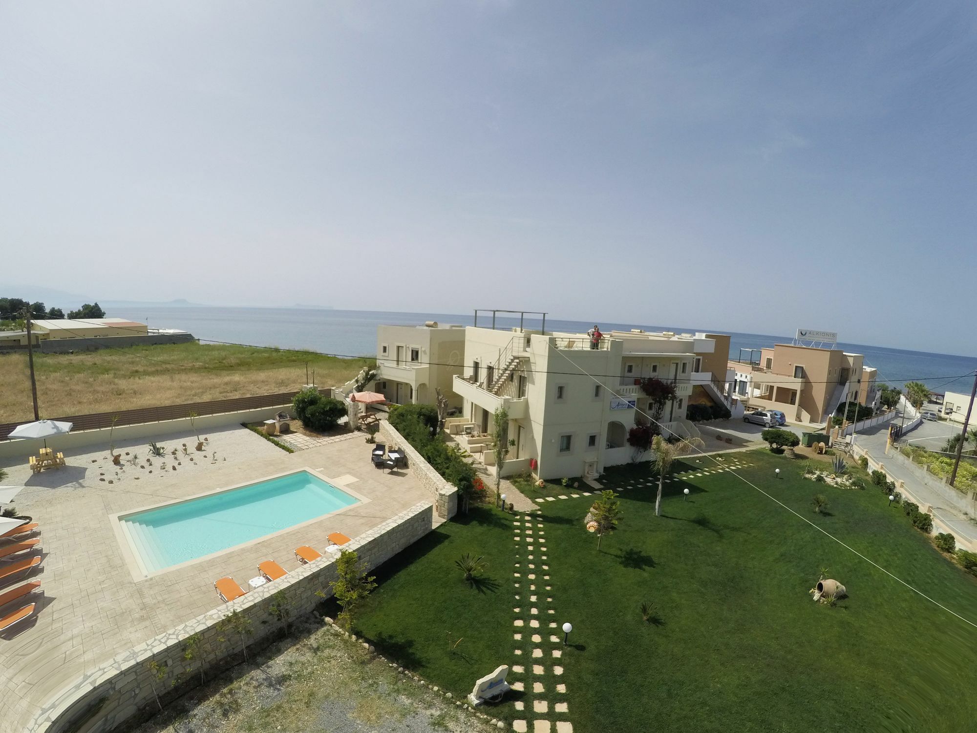 Almyra Apartments & Suites Sfáka Extérieur photo