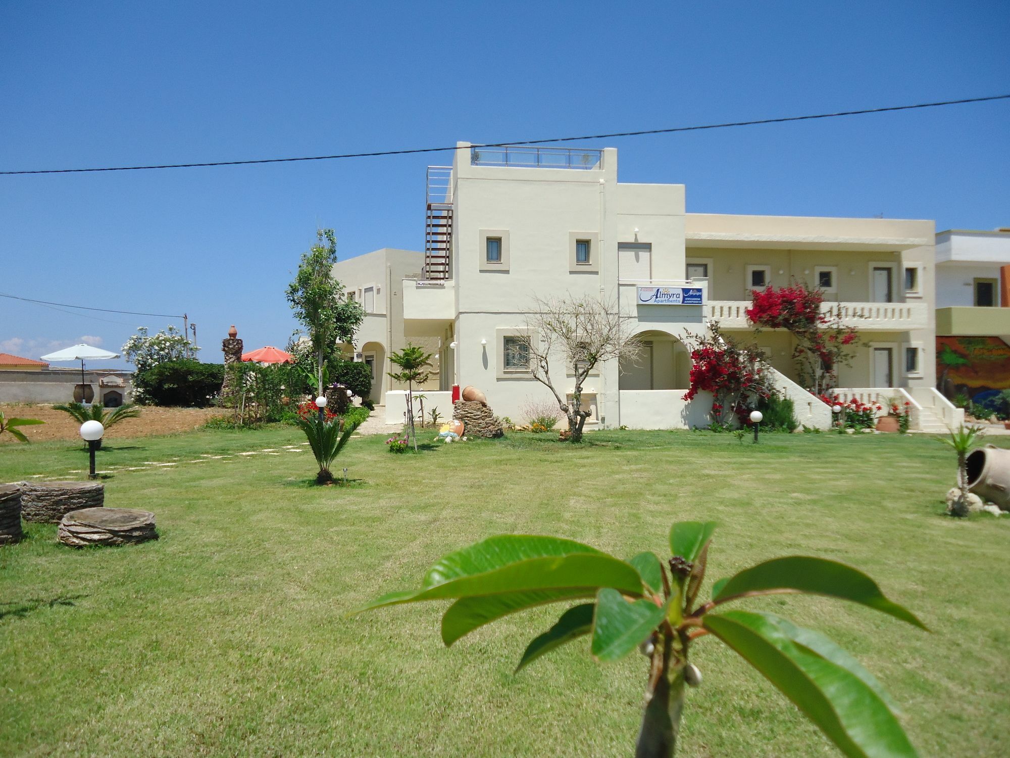 Almyra Apartments & Suites Sfáka Extérieur photo