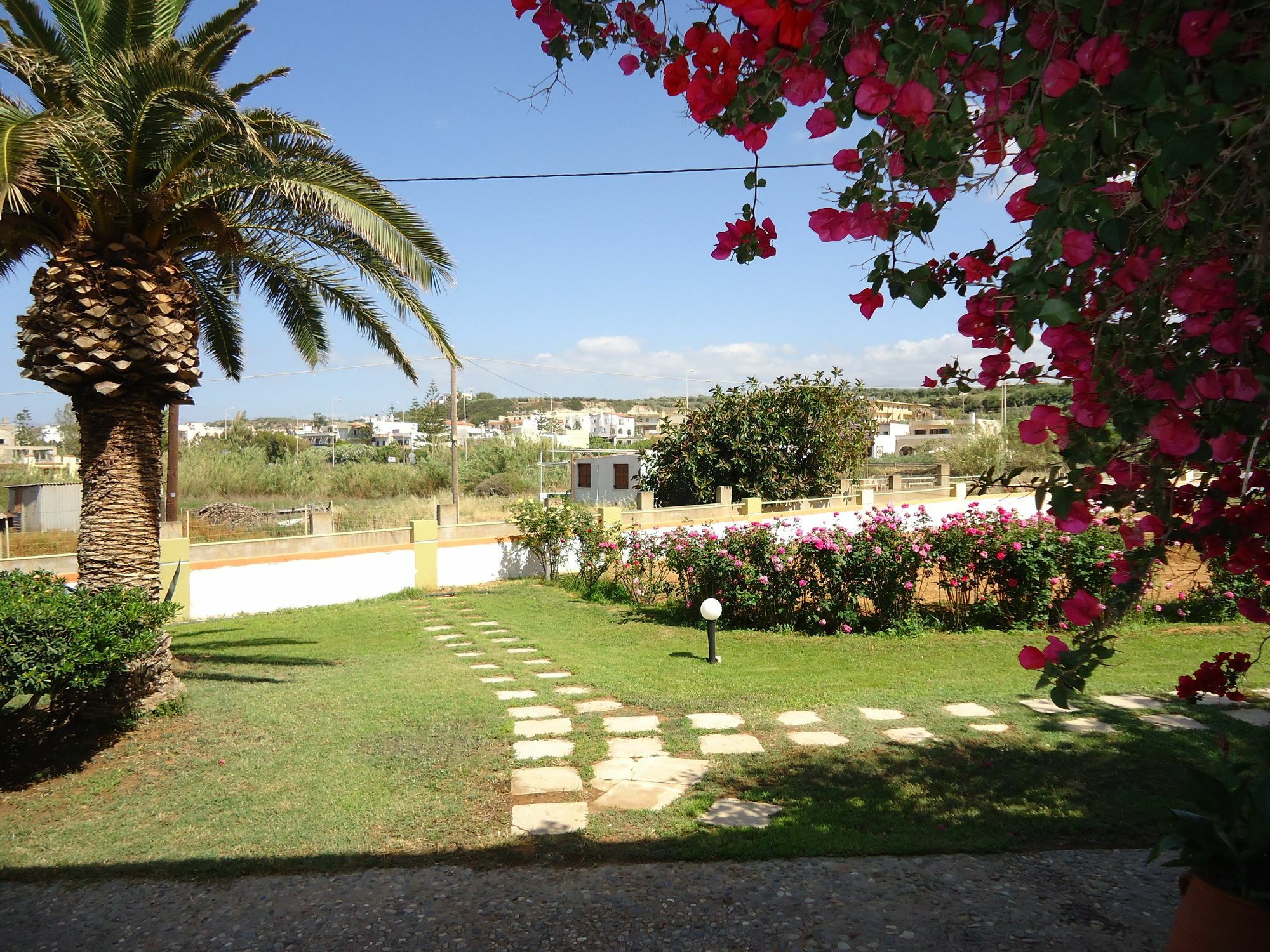 Almyra Apartments & Suites Sfáka Extérieur photo